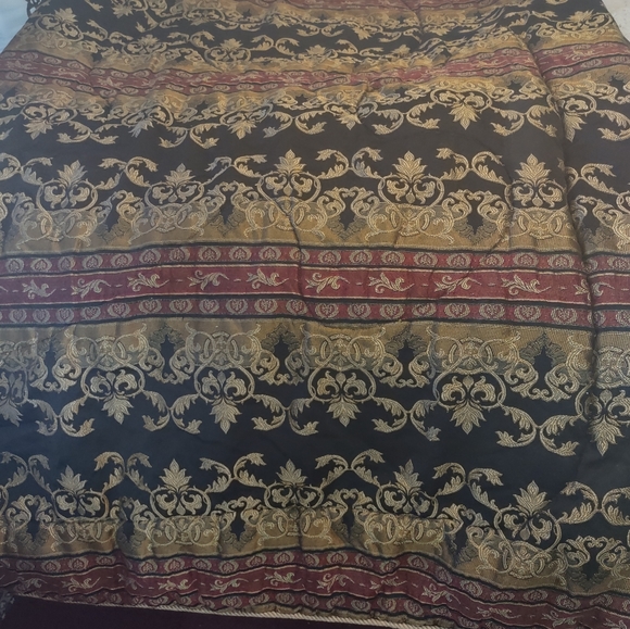 King Size Burgundy and Black and Gold Comforter - Picture 6 of 6